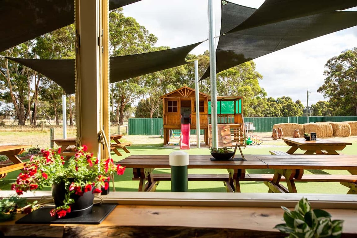 Handasydes - Cafe, Strawberry Farm & Play Area in Walmsley, WA