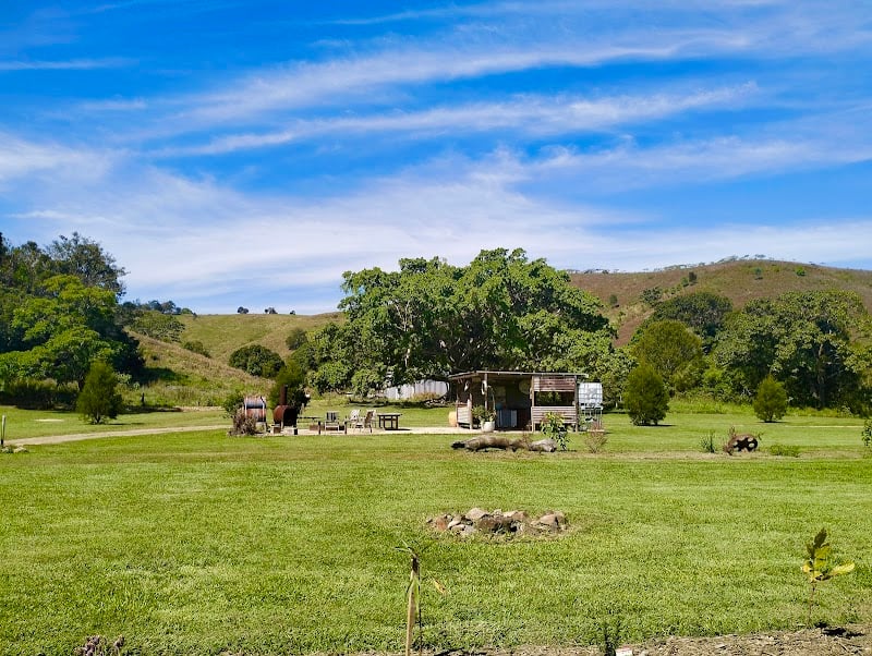 Hinterviews Farm-Stay in Pinbarren, QLD