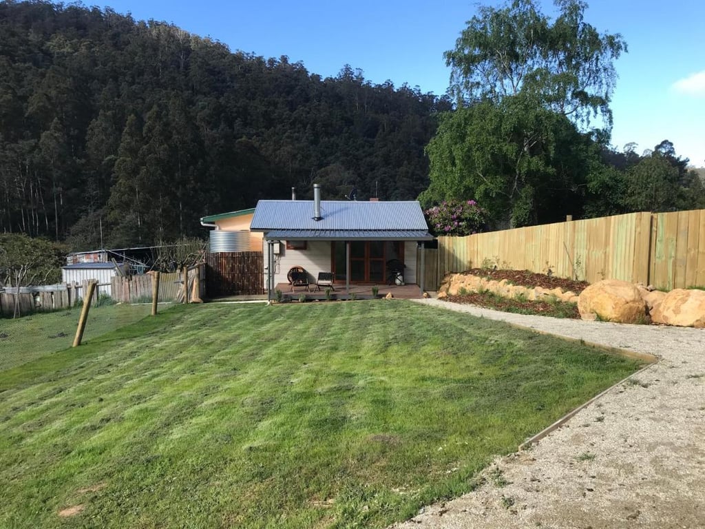 Hopkins Homestead Farm Stay Studio in Oyster Cove, TAS