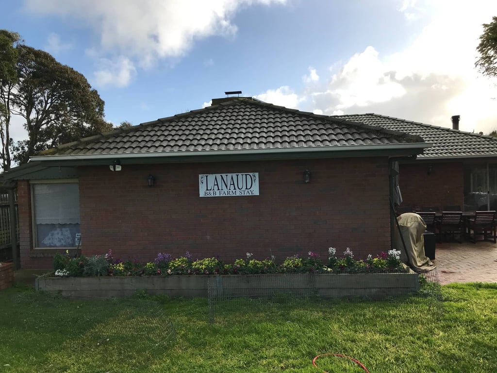 Lanaud Farm Stay in Allansford, VIC