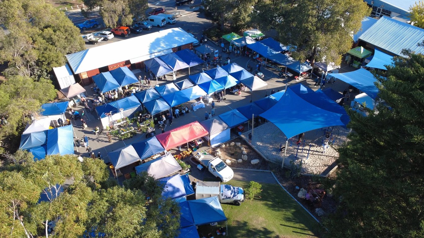Mount Claremont Farmers’ Market in Mount Claremont Primary School, WA