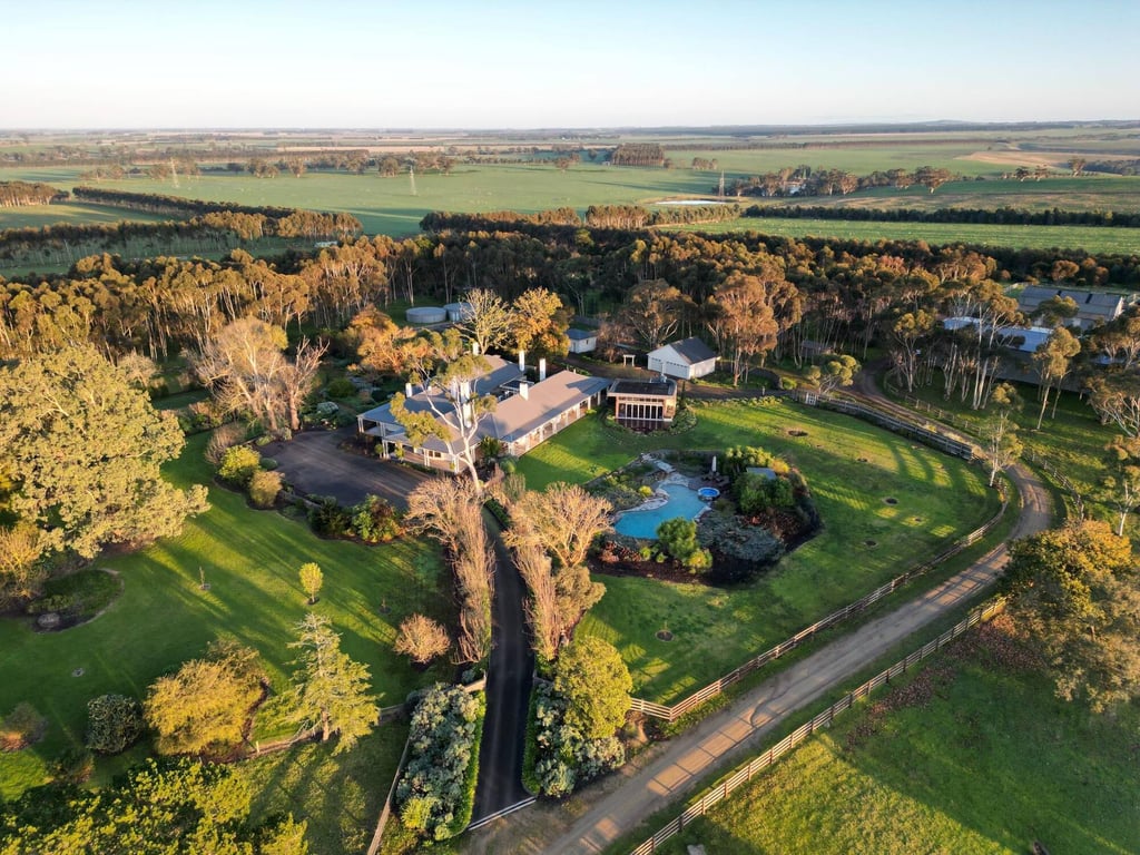 Naringal Station in Wallinduc, VIC