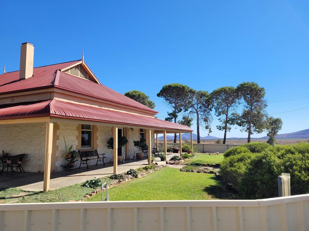 Sunset Ridge Accommodation in Hawker, SA