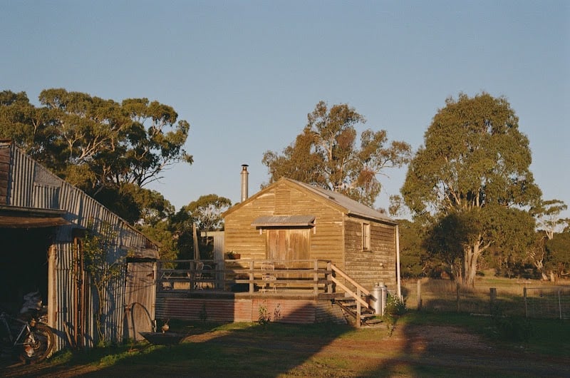 Valdara Rustic Farmstay in Raglan, VIC